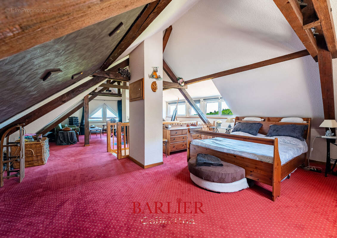 Maison de caractère de 215m2 sur un terrain de 8,5 ares - photo 15