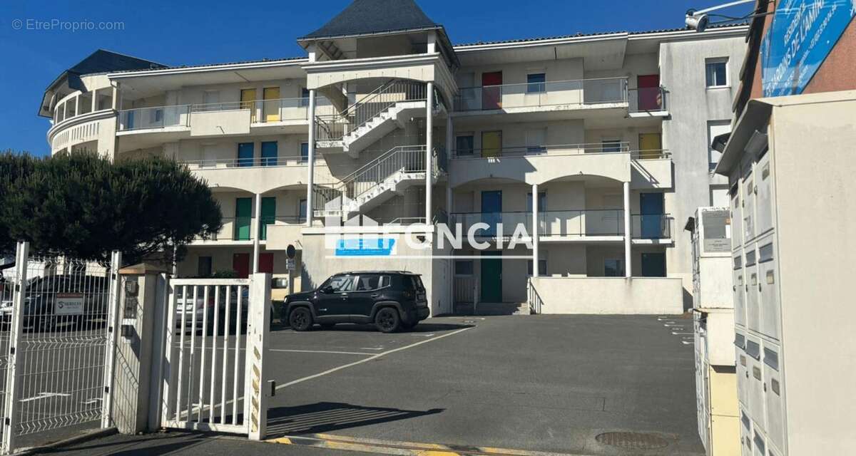 Appartement T4 avec mezzanine, piscine et parking privatif – Un cadre de vie privilégié - photo 5