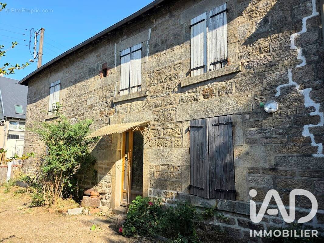 Photo 1 - Maison à ROYERE-DE-VASSIVIERE