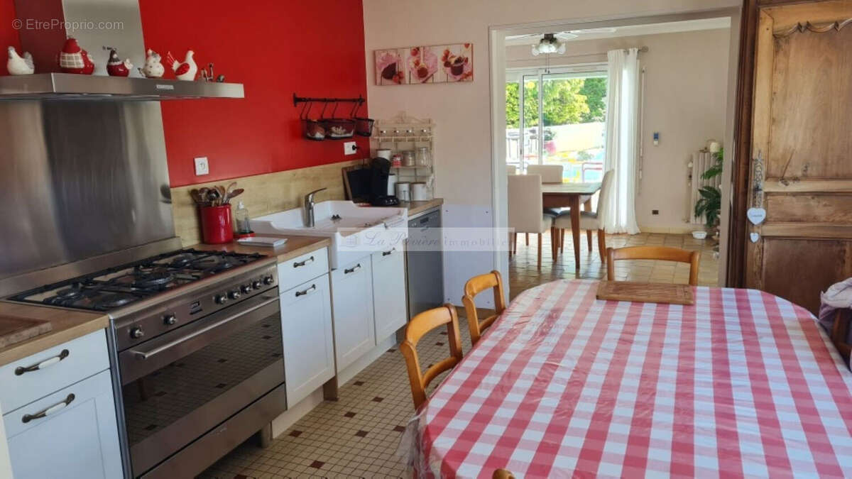 Maison Cognac 6 Kms de 154 m2 - photo 9