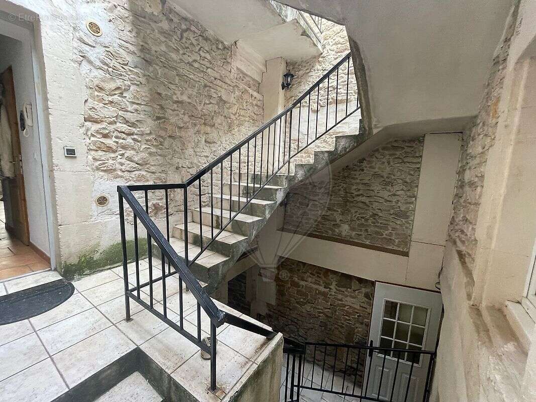 Autre à NIMES