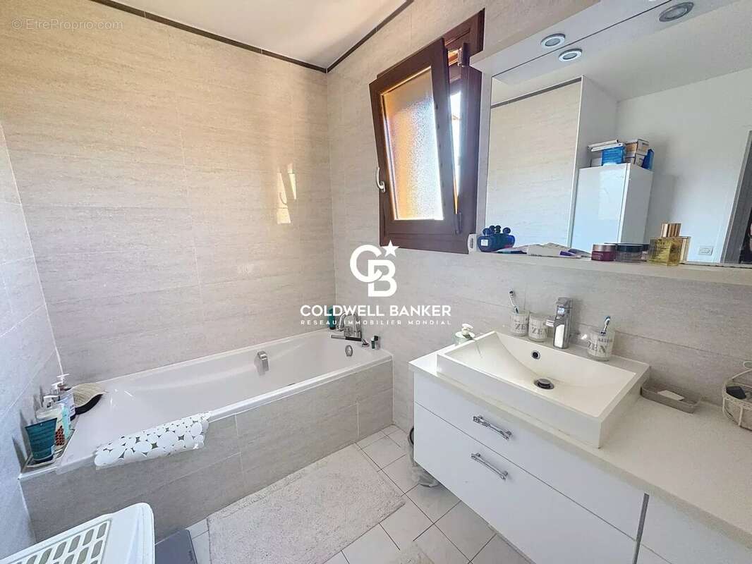 Maison à PUGET-SUR-ARGENS