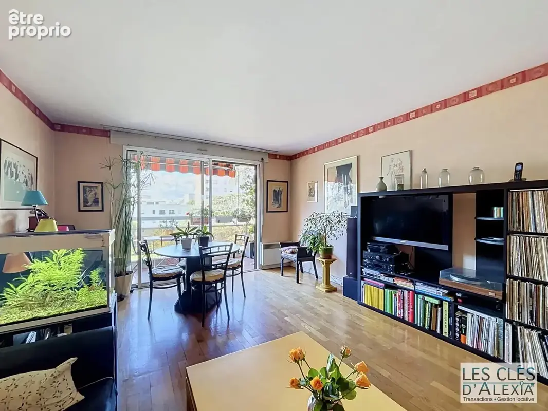 T4  de 87 m2 traversant avec balcons et garage fermé – Villeurbanne - photo 3