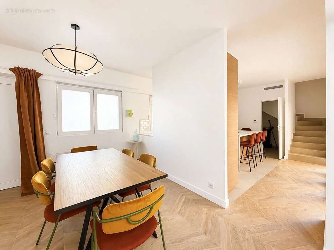 COLOMBES Les Vallées , maison de 112 m² hab +  terrasse de 35 m² et patio central - photo 4
