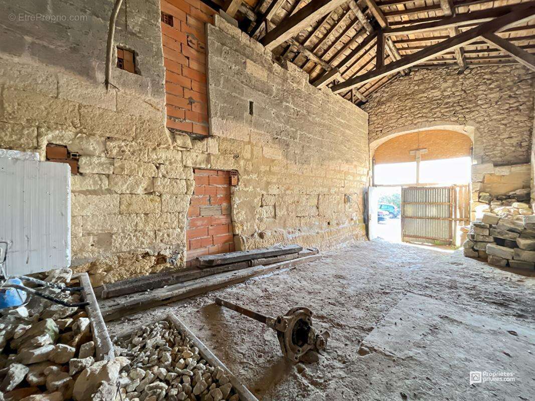 Maison à AUBIE-ET-ESPESSAS