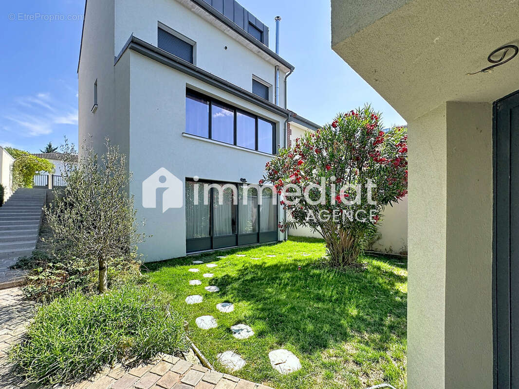 Limitrophe Centre-Villle  Quartier des Coteaux - RUEIL-MALMAISON - photo 25