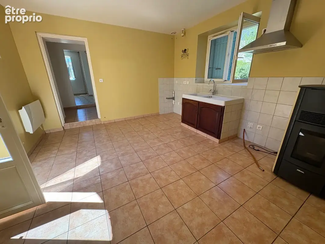 A vendre en Exclusivité : Ensemble immobilier de deux maisons avec grange et garage - photo 9
