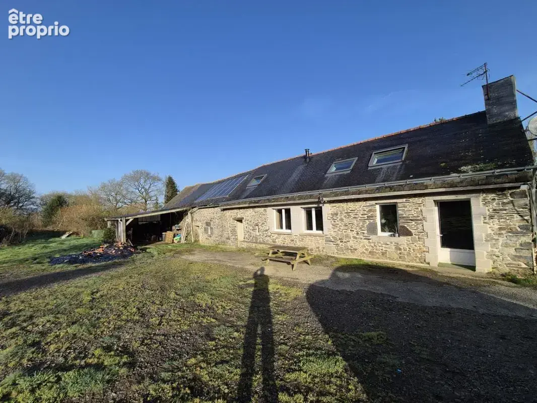 Corps de ferme authentique de 110 m2 plus annexes   3 879 m2 - photo 2