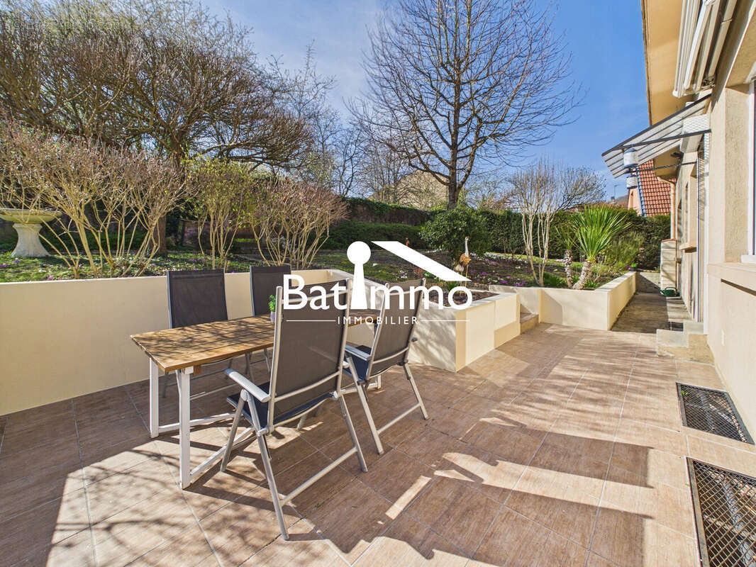 Maison à ARS-SUR-MOSELLE