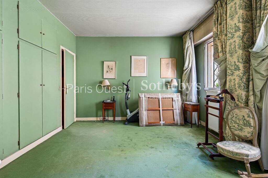 Appartement à NEUILLY-SUR-SEINE