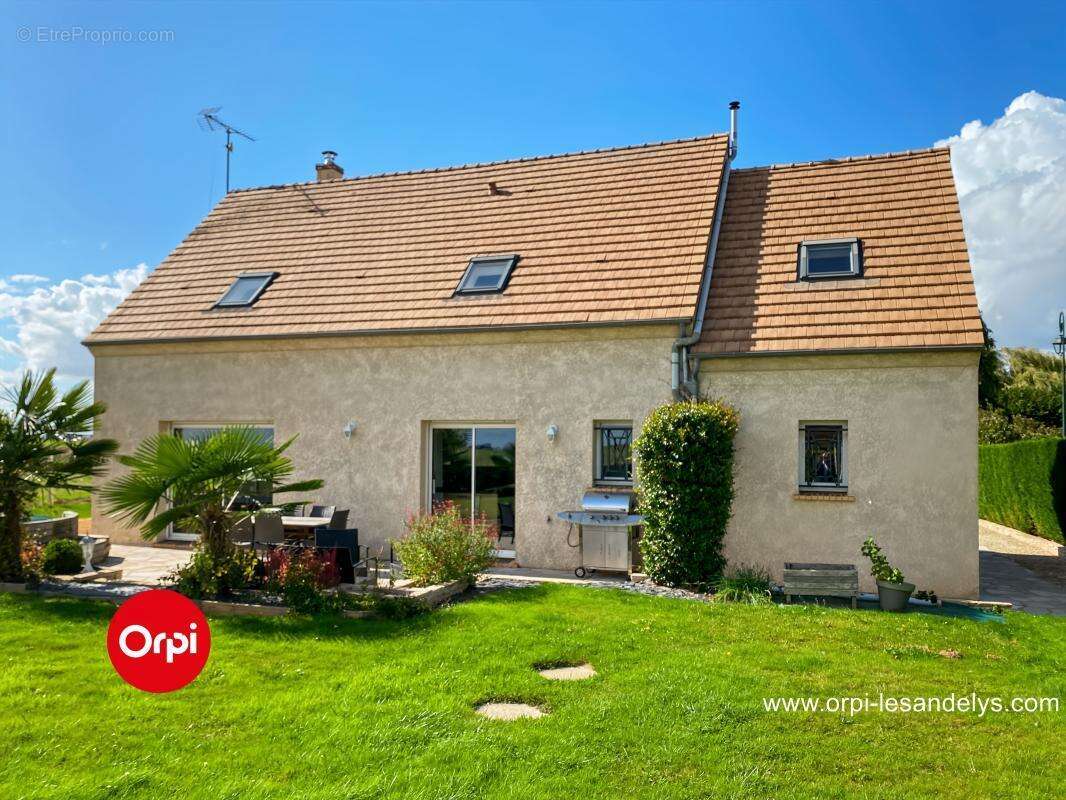 Maison à SAINT-CLAIR-SUR-EPTE