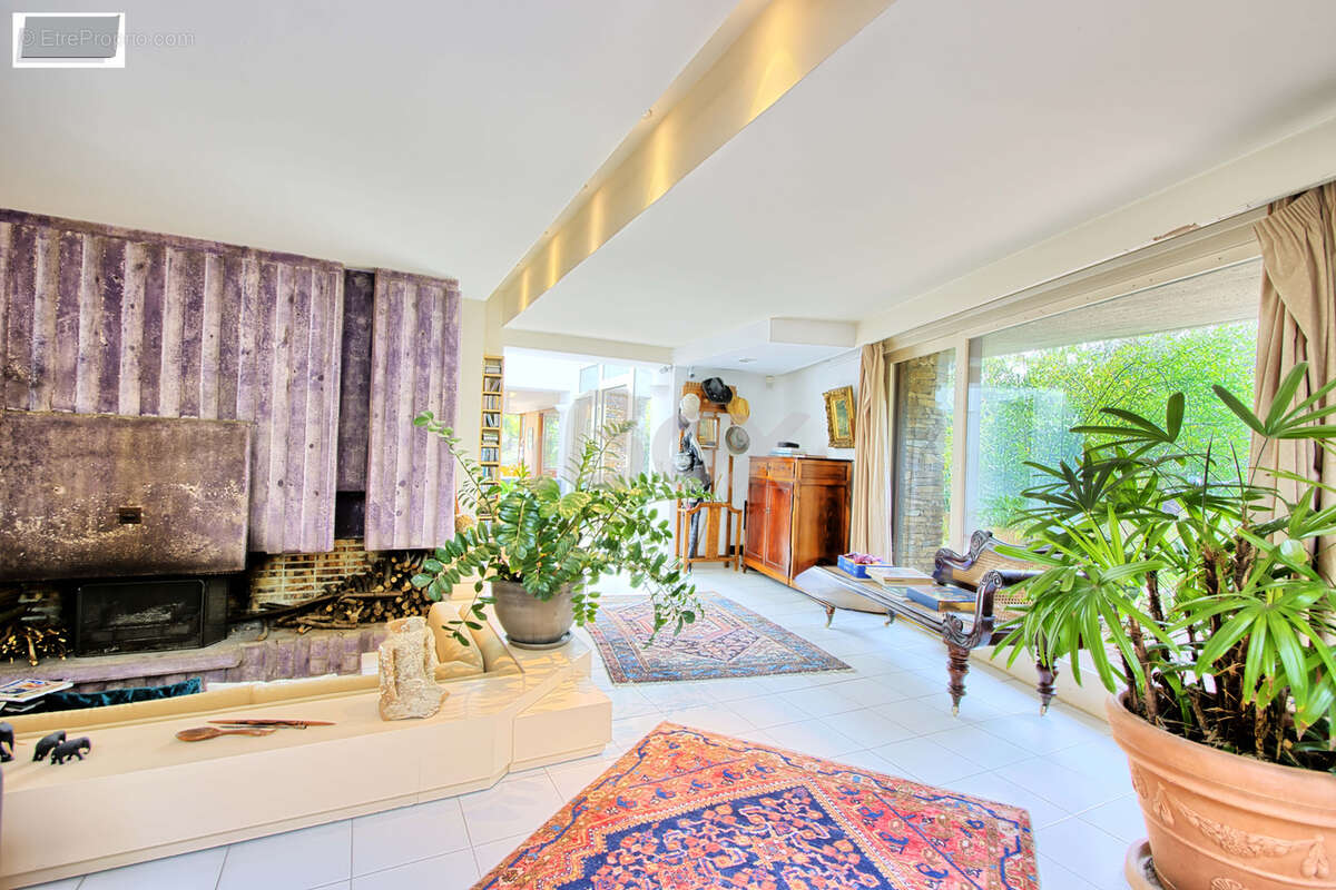 TOULON, Ameniers, superbe maison sur 959m2 de terrain arboré - photo 5