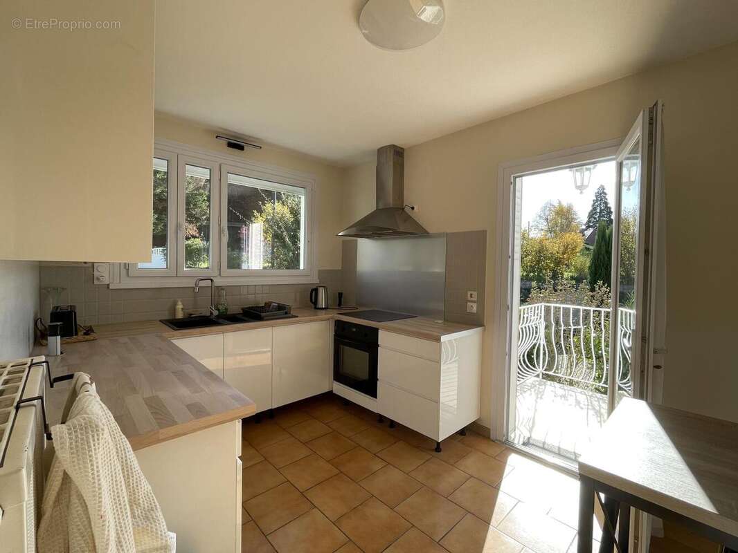 Photo 2 - Maison à CREUZIER-LE-VIEUX