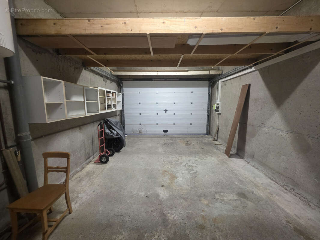 Commerce à GRUISSAN