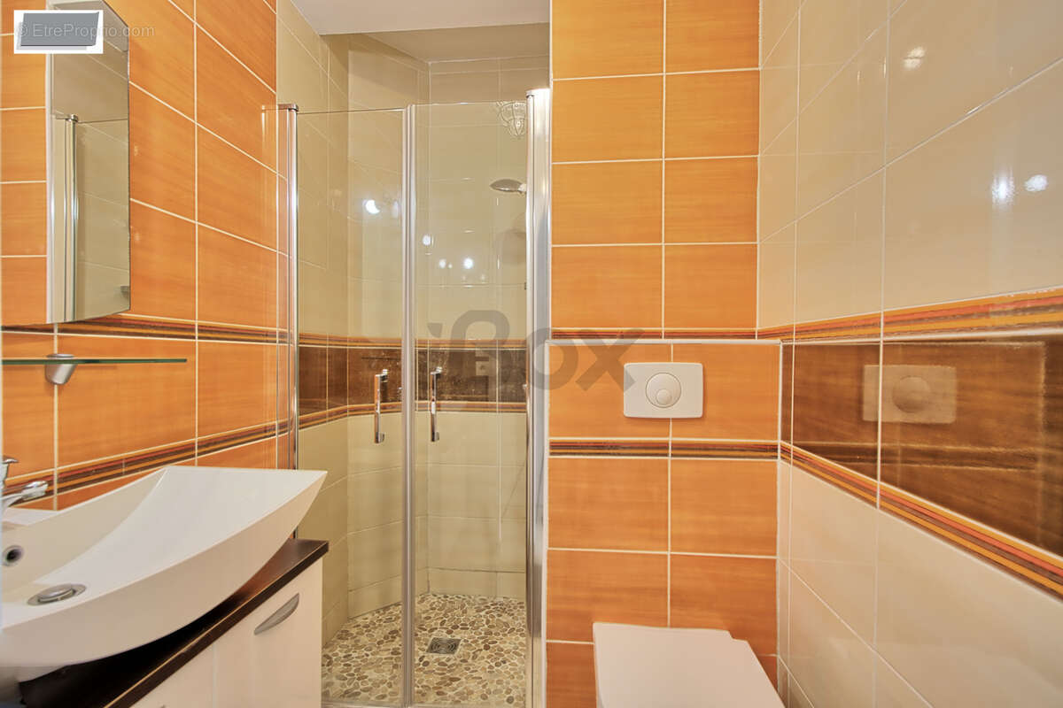 Maison à SOLLIES-VILLE