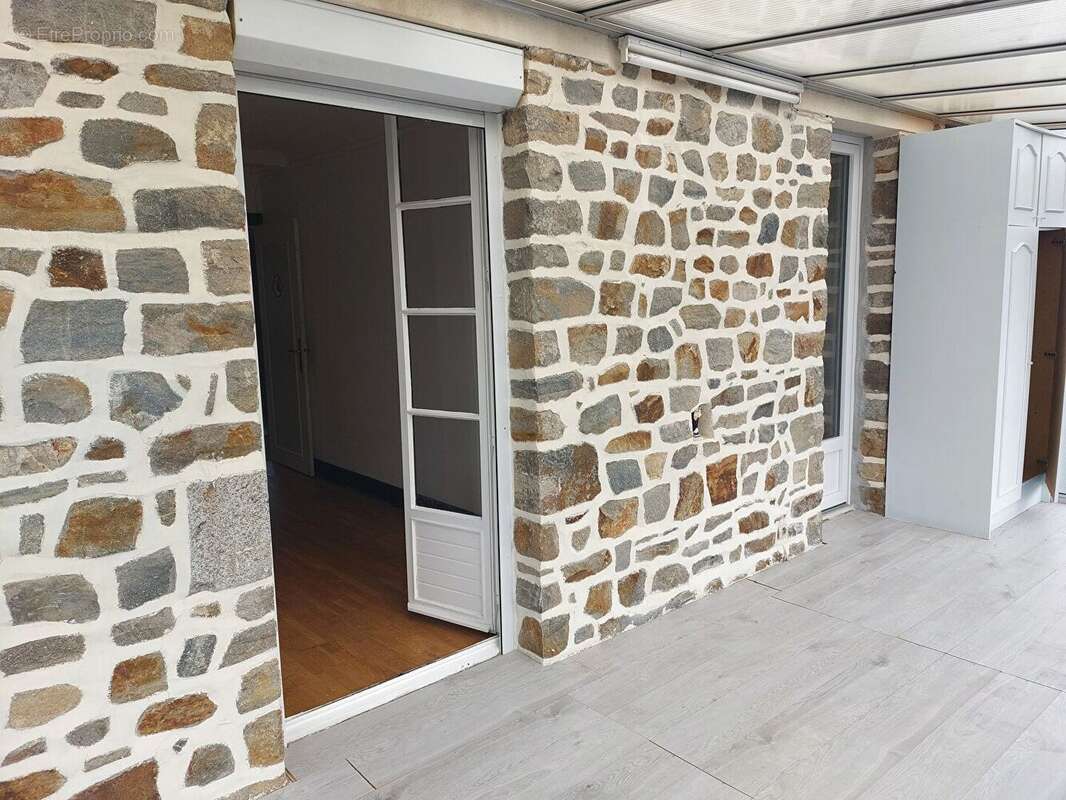 Maison à ARGENTRE-DU-PLESSIS