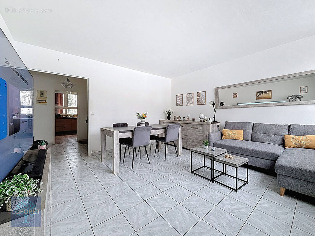 Appartement à SAINT-MICHEL-SUR-ORGE