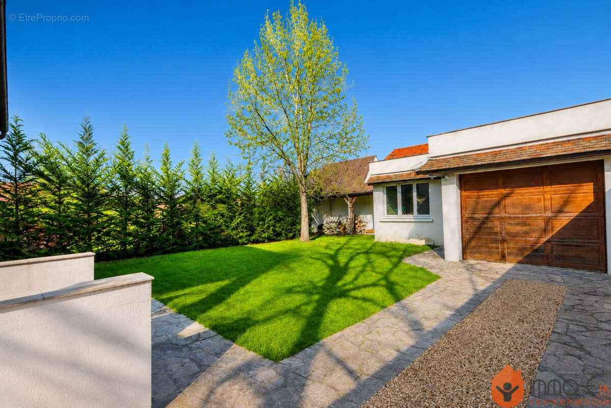 Maison 145 m² à Tremblay-En-France  - photo 3