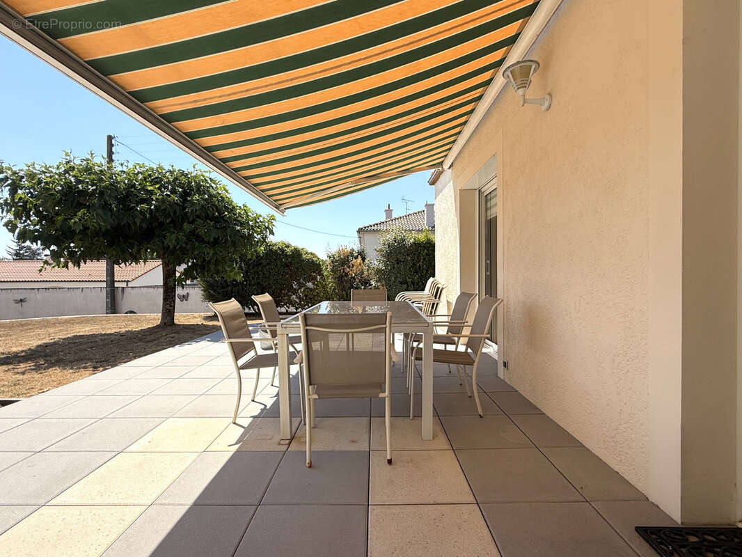 Mouzillon, centre-bourg - maison 5 chambres - grand sous-sol - jardin - photo 3