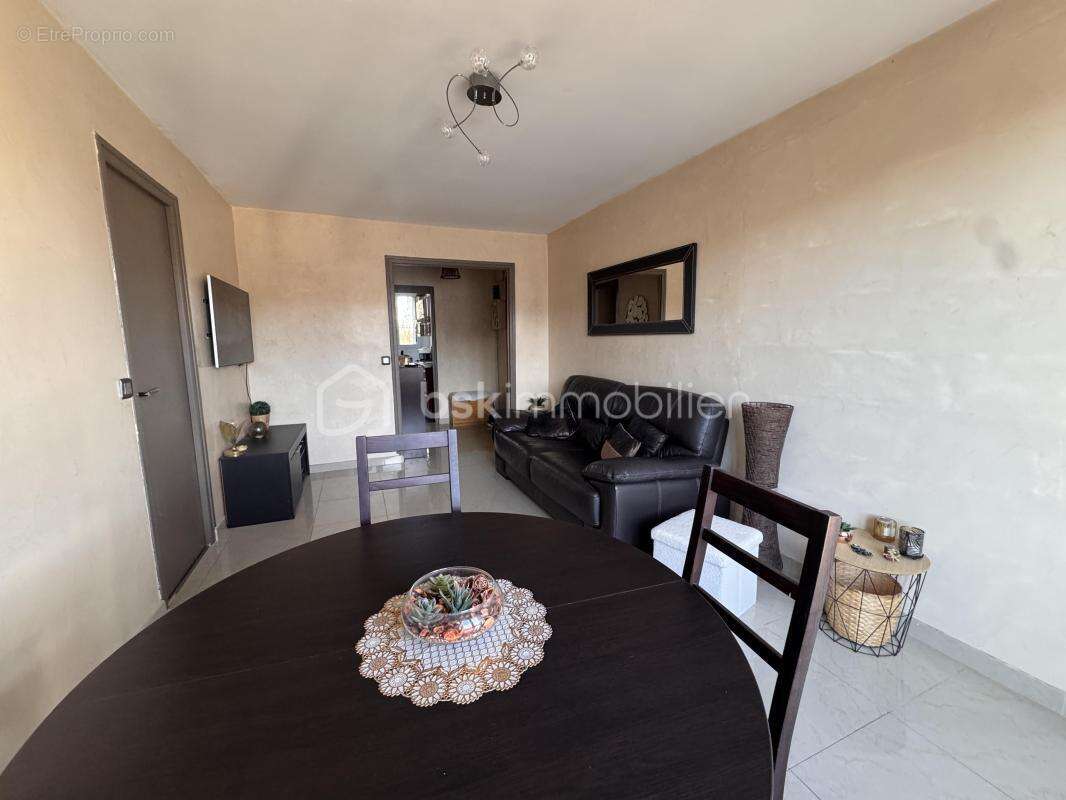 Appartement à LE THILLAY