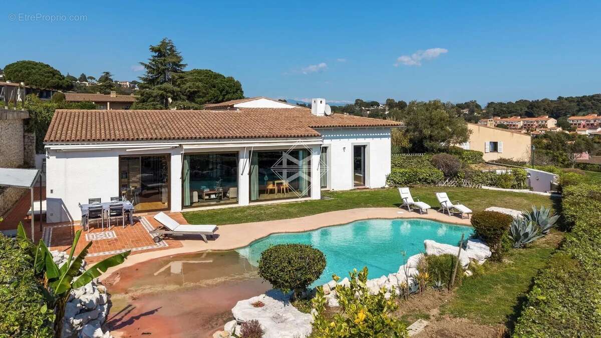 Maison à VILLENEUVE-LOUBET