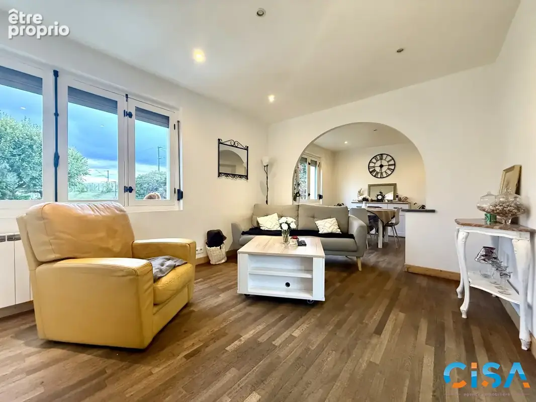 Maison 5 pièces 92 m² à vendre à Chambly (60230) - photo 2