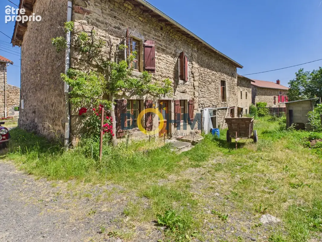 Ancienne ferme en pierre à rénover, située dans un village calme à moins de 5 minutes du centre de Craponne - photo 2