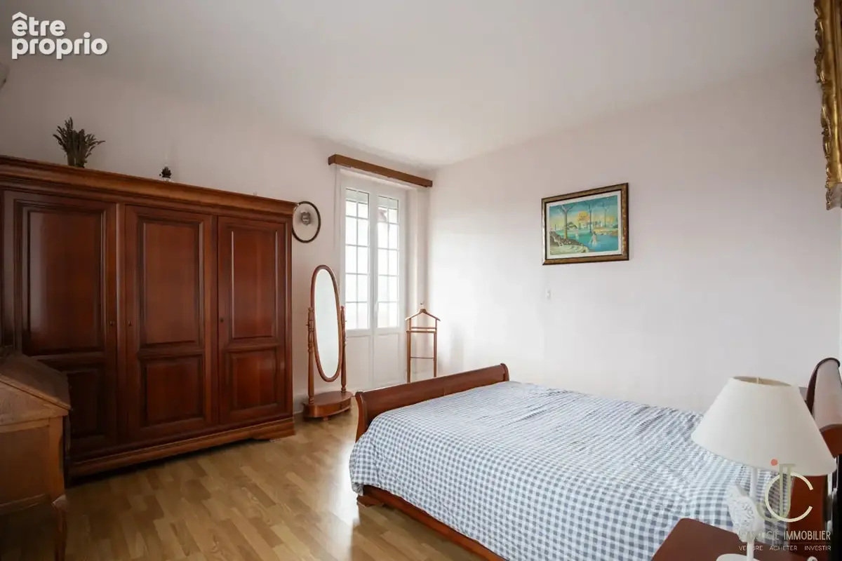 VITTEL VILLA / 5 chambres / 172m2 / Jardin et garage - photo 12