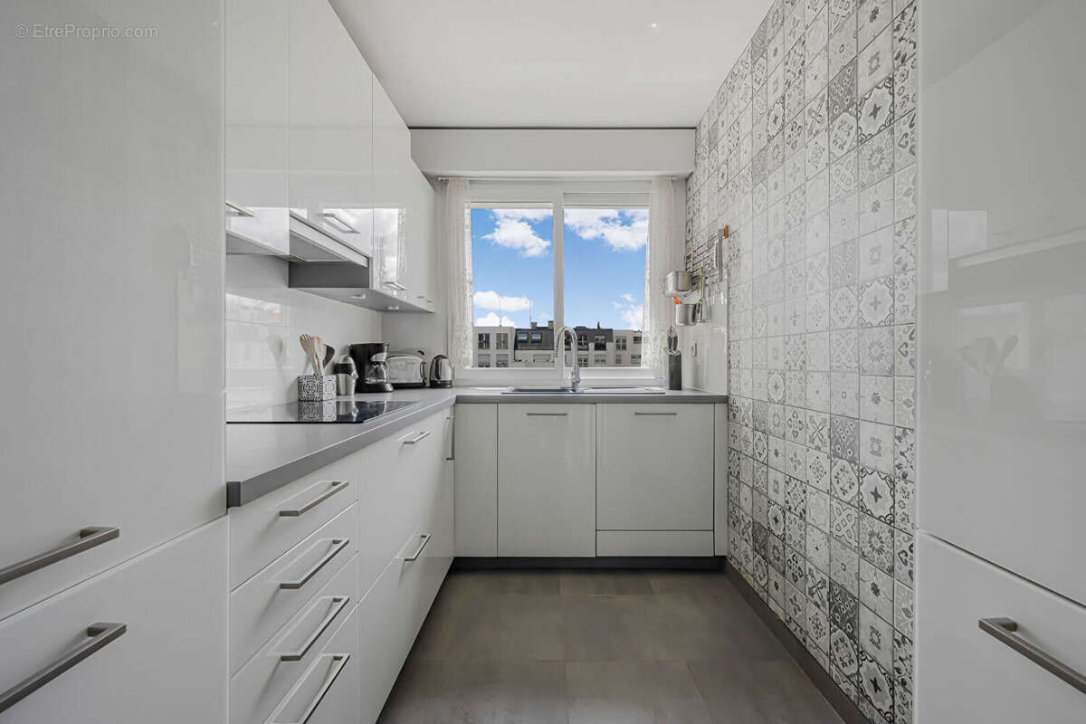 Appartement à PARIS-14E
