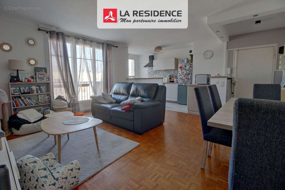 Appartement à LES CLAYES-SOUS-BOIS