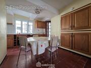 Une salle à manger conviviale, parfaite pour recevoir vos proches - Maison à BEAURIEUX
