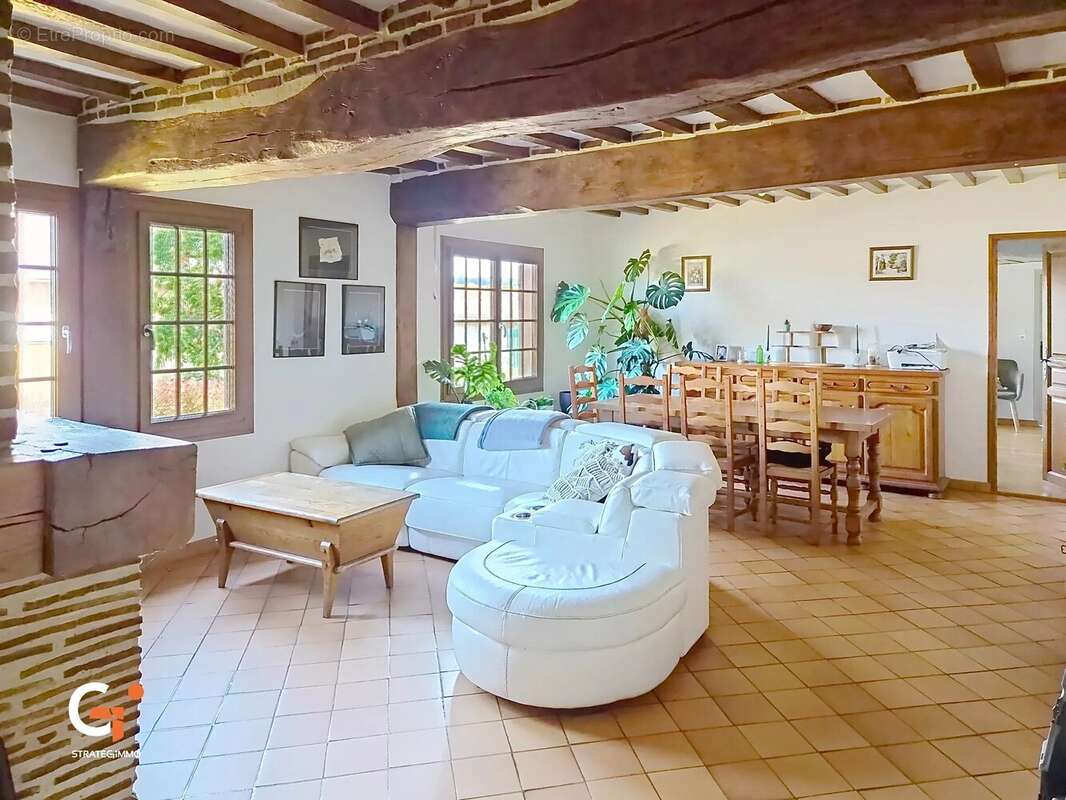 À VENDRE — Rare sur le marché : Corps de ferme  sur 3,75 hectares au cœur du Pays de Bray - photo 3