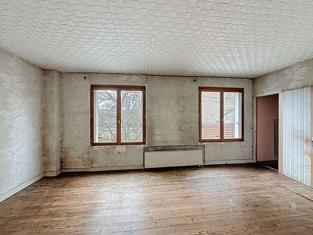 Montreuil, proche du parc montreau, grande maison sur 2 niveaux avec espaces exterieurs. ideal pour une grande famille, une acqu - photo 8