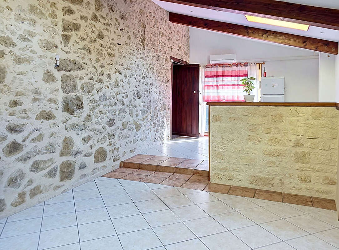 Maison à VIC-FEZENSAC