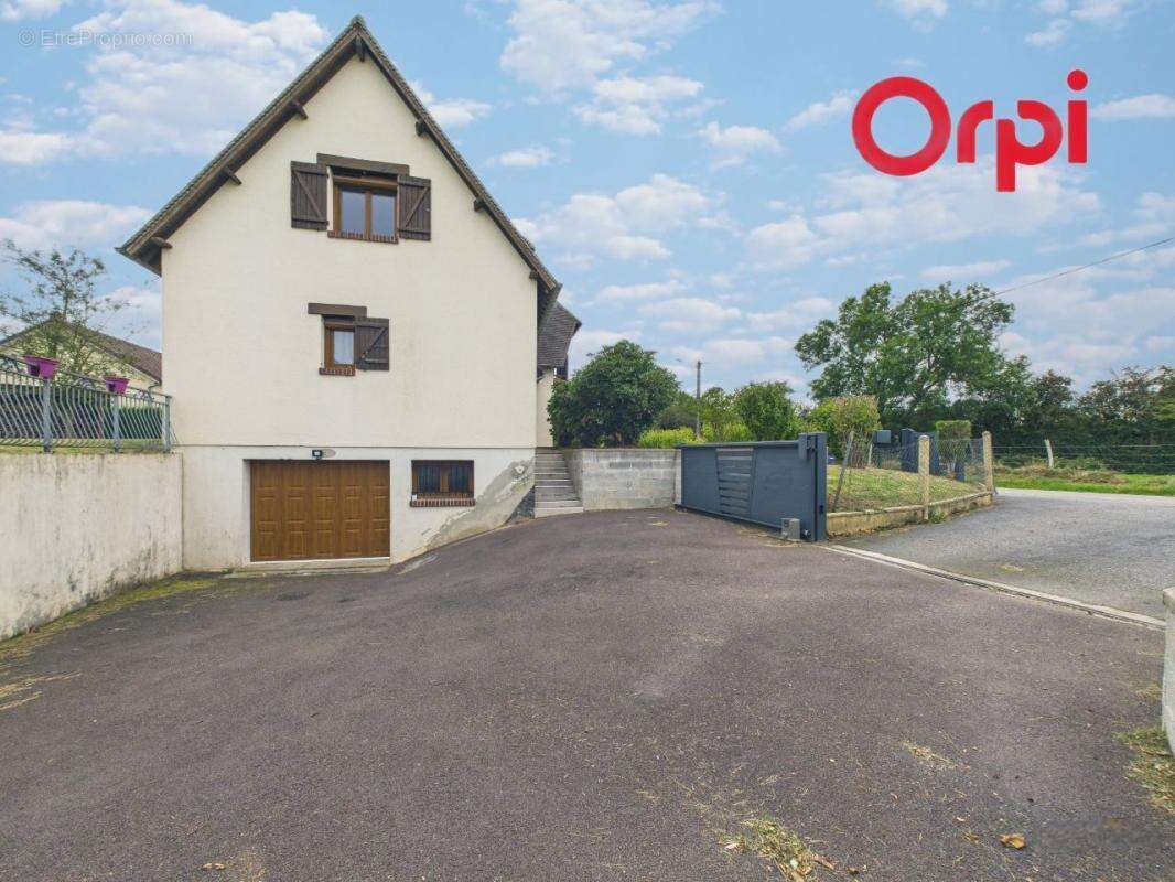 Maison à BERNAY