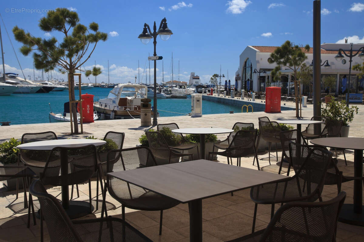 Commerce à CANNES