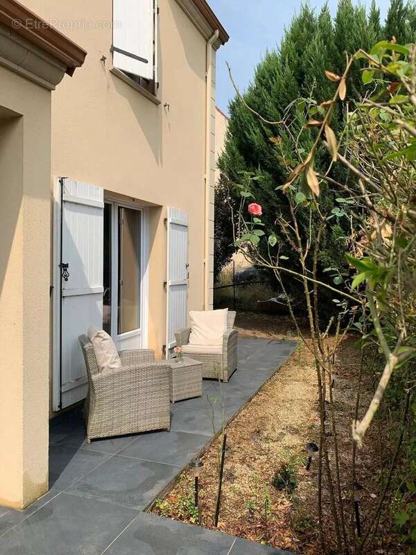 Maison à CHANTELOUP-LES-VIGNES