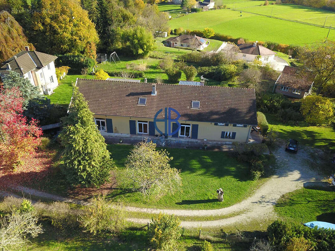 Maison à LA TOUR-DU-PIN