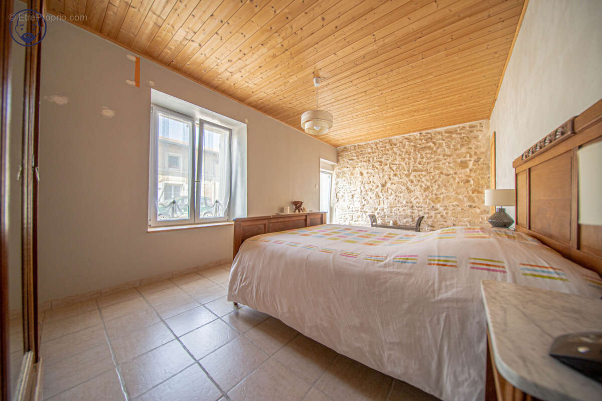 Grande maison de village rénovée avec goût, située sur l'axe Commercy/Ligny-en-Barrois - photo 8