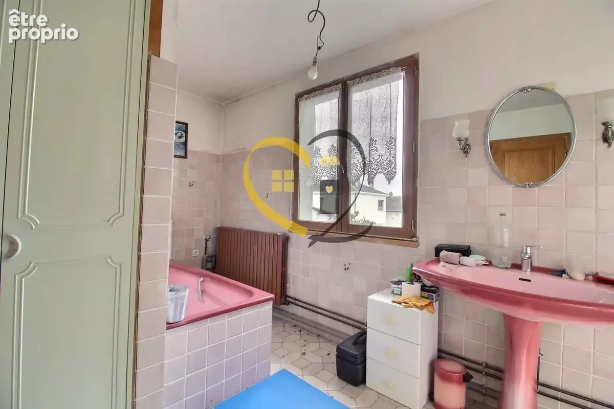 Maison proche Séraucourt, trois garages et grand atelier - photo 10