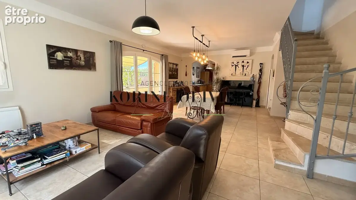 PEYROLLES EN PROVENCE : Maison familiale semi récente - photo 6