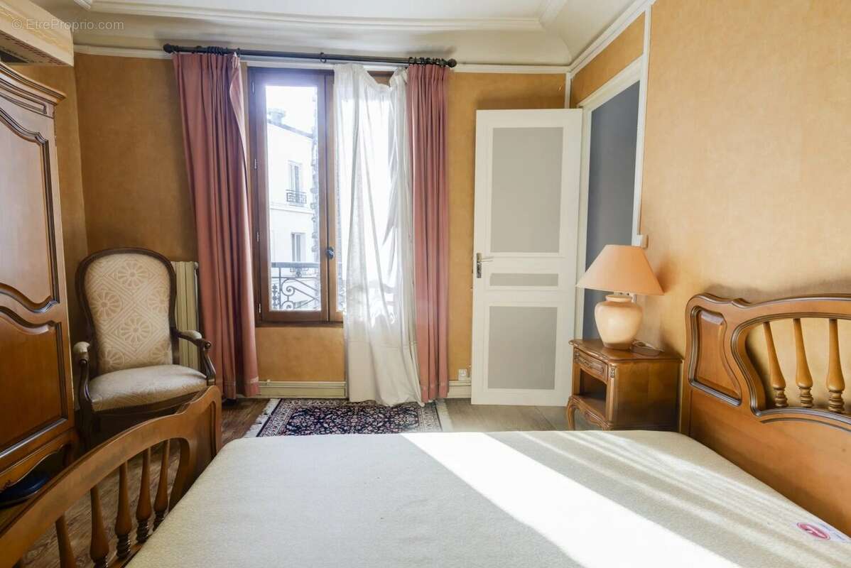 Appartement à PARIS-18E