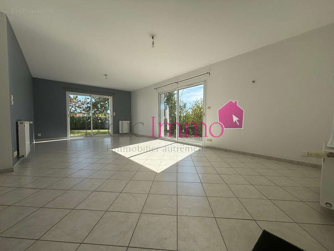 Soullans - centre ville - maison 2 chambres - 2 garages - photo 2