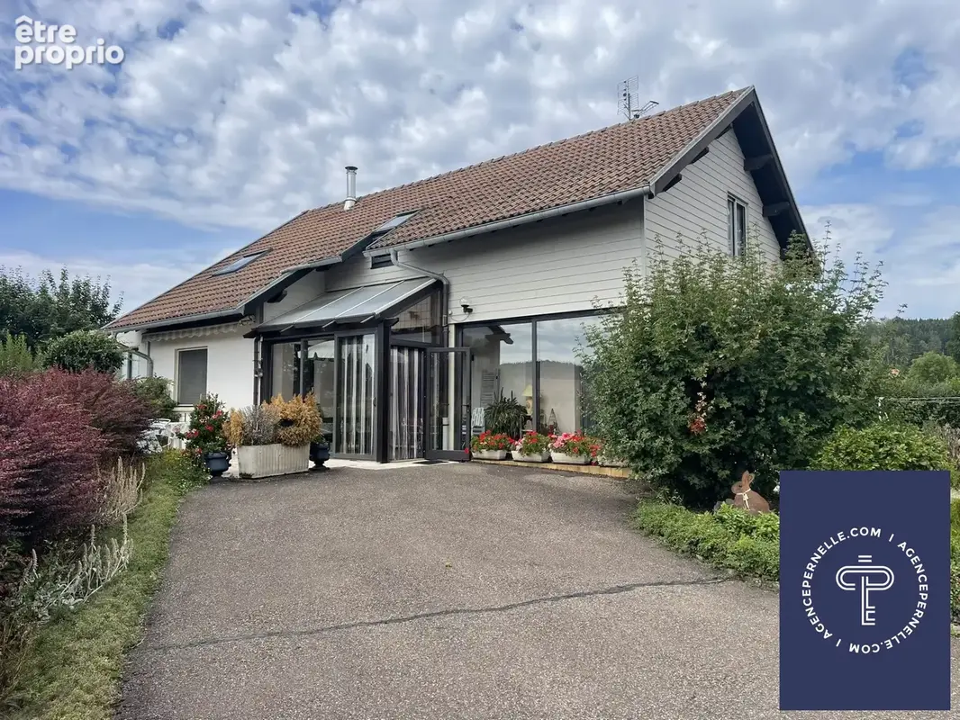 Photo Maison à Bonnetage au prix de 495 000€