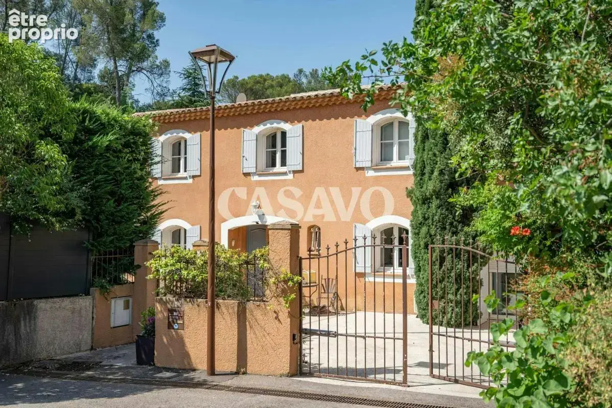 Vente Maison 7 pièces de 240m² - 13100 Saint-Marc-Jaumegarde - photo 25