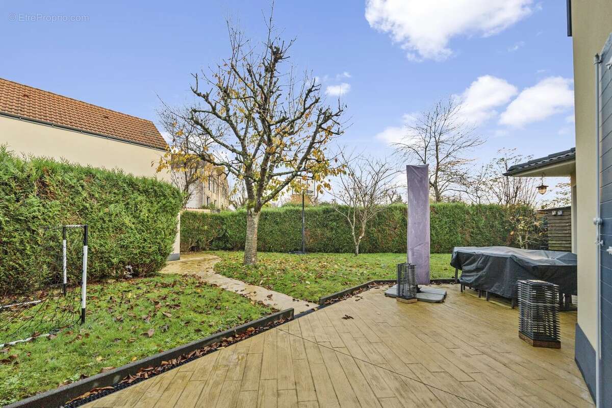 Maison à CHANTELOUP-EN-BRIE