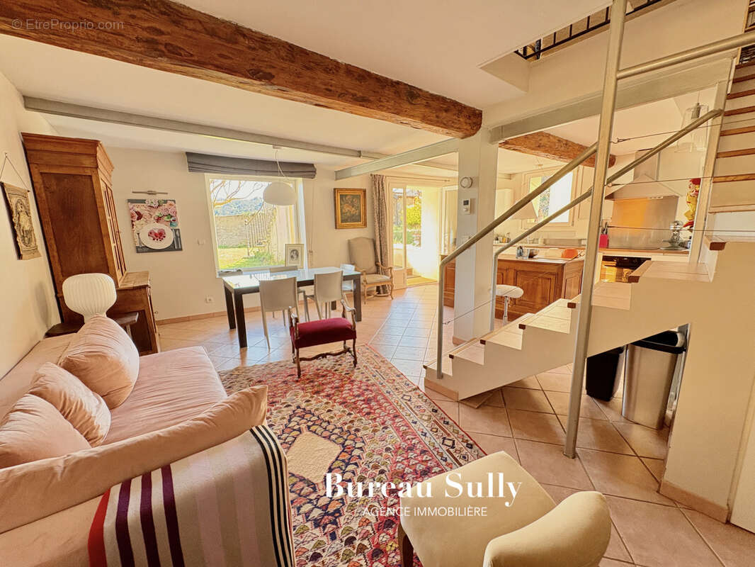 Maison à COUZON-AU-MONT-D'OR