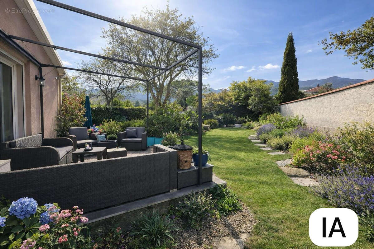 Maison à LAROQUE-DES-ALBERES