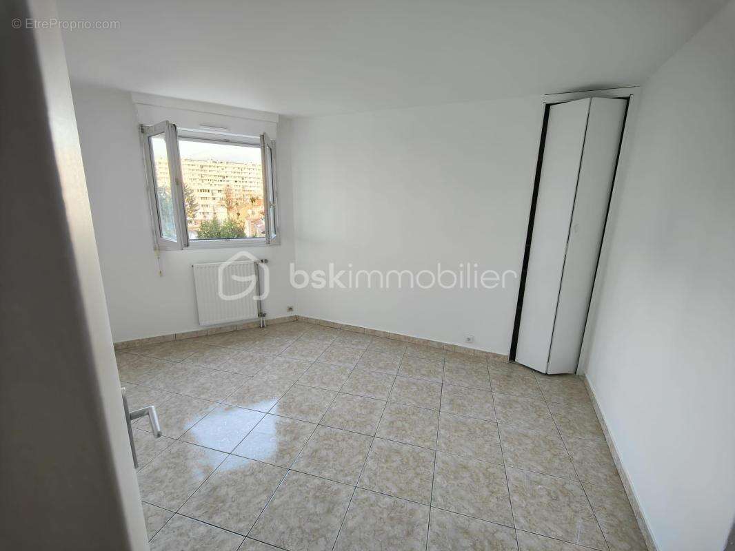 Appartement à BONDY