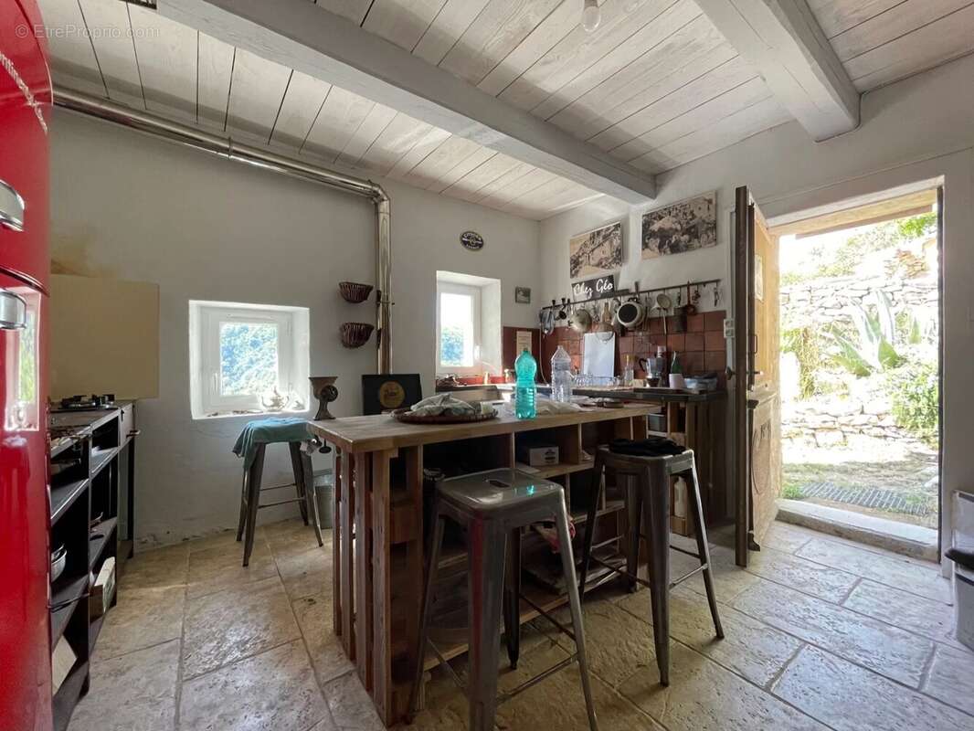 Maison atypique vue dominante - photo 8